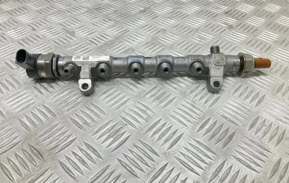 Skoda Yeti (5L) Fuel pressure regulator 03L130089P 057130764H 03L906051
