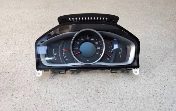 Volvo V60 Speedometer (instrument cluster) 31453099