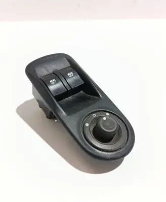 Renault Master II Electric window control switch 8200206602 33385