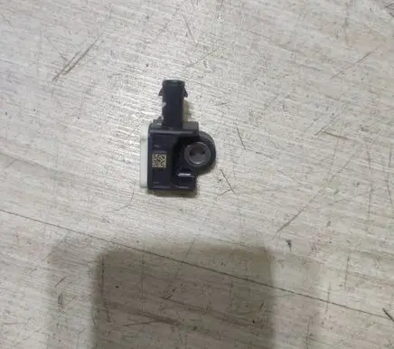 Jeep Grand Cherokee Airbag deployment crash/impact sensor A1668210151 56054085AA