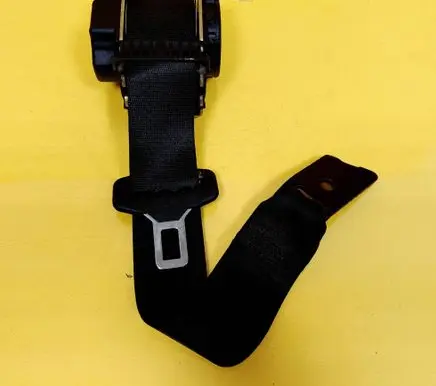 BMW 5 E39 Middle seatbelt (rear) 8198478