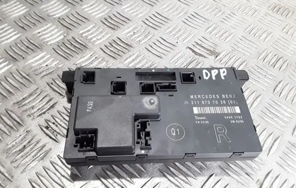 Mercedes-Benz E W211 Door control unit/module 2118707026