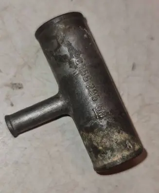 Coolant pipe/hose