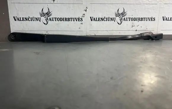 Opel Astra J Front wiper blade arm 13289888
