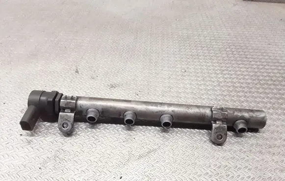 Mercedes-Benz E W211 Fuel main line pipe A6420700495 A6110780449