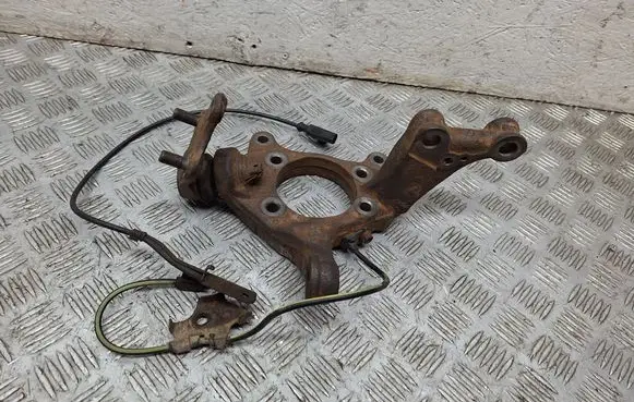 Toyota Avensis T270 Front wheel hub spindle knuckle 4321105090 8954202061