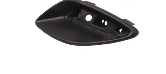 Rear bumper trim bar molding