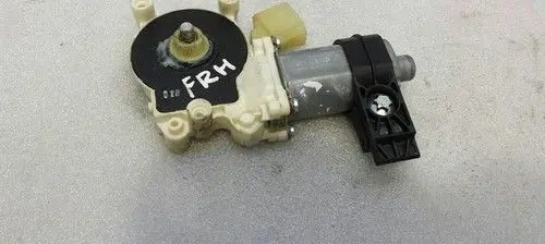 Mercedes-Benz CLK A209 C209 Front door window regulator motor 6981142