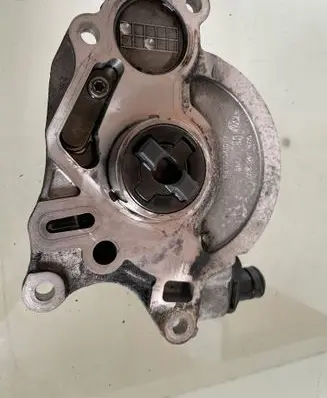 Skoda Superb B6 (3T) Vacuum pump 03L145207