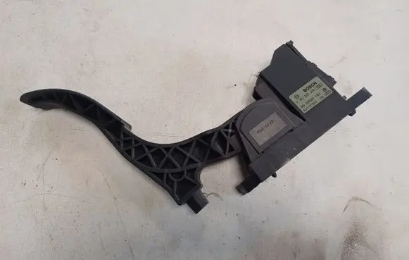 Seat Ibiza III (6L) Accelerator throttle pedal 6Q1721503