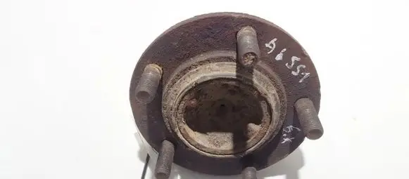 Mitsubishi Galant Rear wheel hub