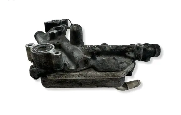Toyota RAV 4 (XA30) Oil filter mounting bracket 157100R01000