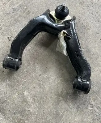 Mitsubishi Montero Front lower control arm/wishbone MR496794