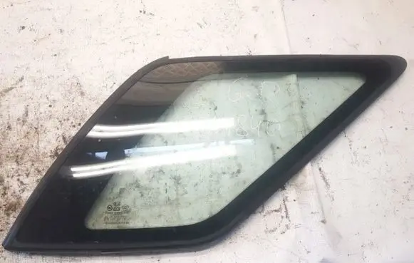 KIA Sorento Rear side window