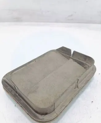 Quarter panel pressure vent