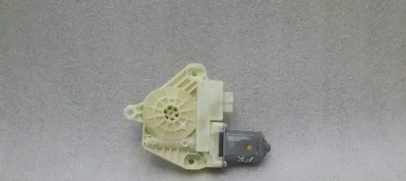 Mercedes-Benz E W213 Front door window regulator motor A2139069501