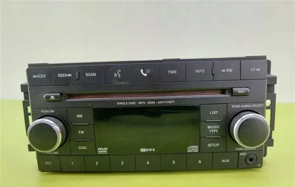 Dodge Caliber Radio/CD/DVD/GPS head unit 