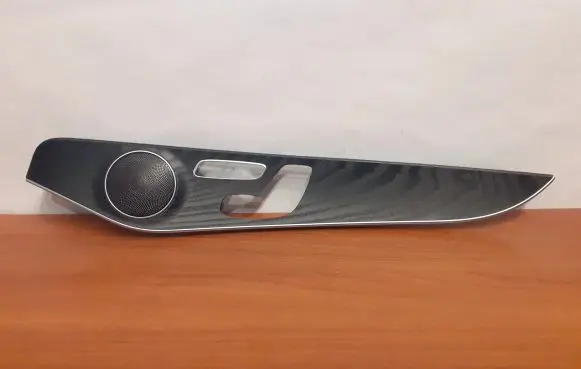 Mercedes-Benz C W205 Front door glass trim molding W20528809983 A2057202880