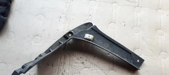 Audi A7 S7 4G Front bumper mounting bracket 4G8807084