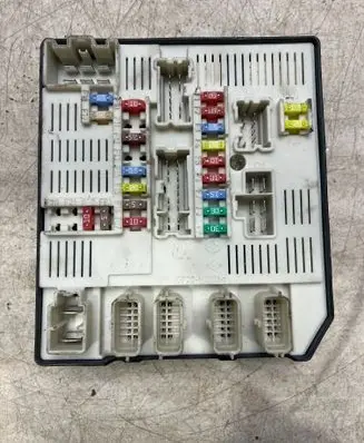 Renault Laguna III Fuse module 284B66052R 519287A30