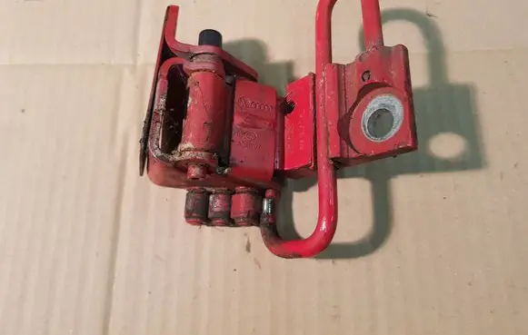 Audi A3 S3 A3 Sportback 8P Front door lower hinge 8E0831412E