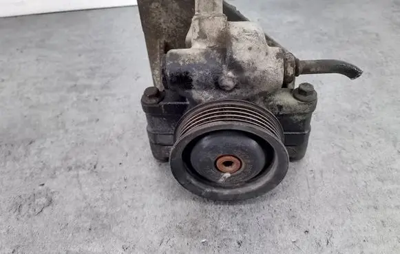 Ford Fiesta Power steering pump HBD-NY