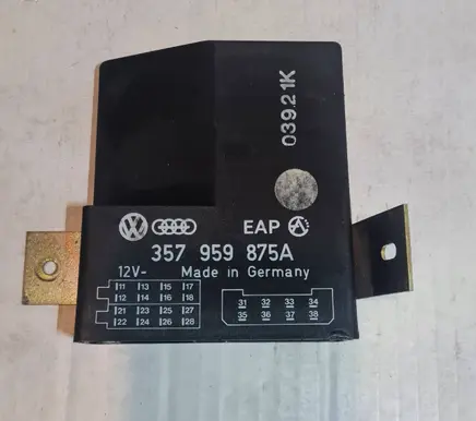 Volkswagen PASSAT B4 Door control unit/module 357959875A