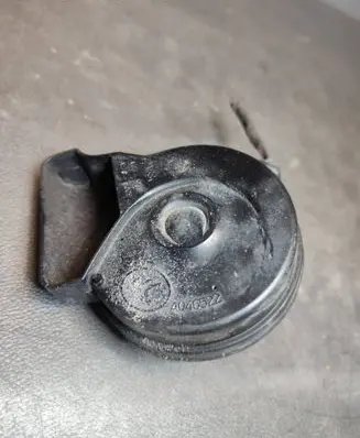 Volkswagen PASSAT B7 Horn signal A046522