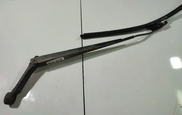 Chevrolet Aveo Front wiper blade arm 