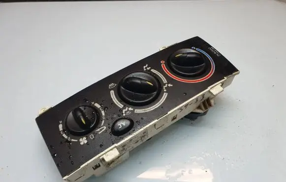 Renault Megane I Climate control unit 101584