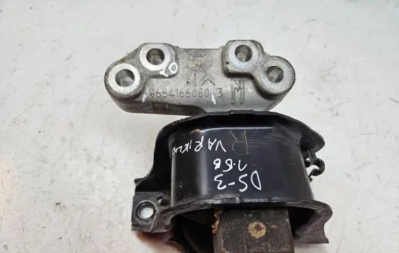 Citroen DS3 Engine mount bracket 9654166080