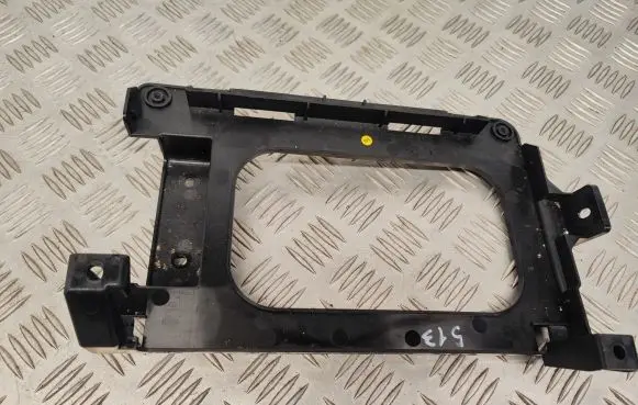 Volkswagen PASSAT B8 Sound amplifier holder/bracket 3Q0907390