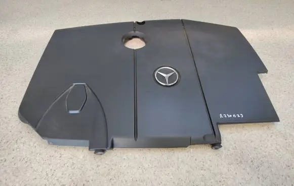 Mercedes-Benz SLK R172 Engine cover (trim) A6510103713