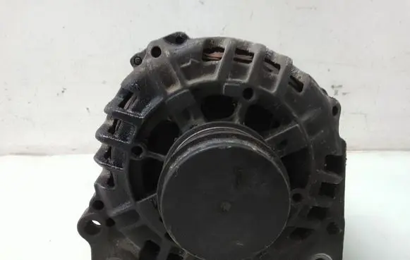 Volkswagen PASSAT B5.5 Generator/alternator 028903031A