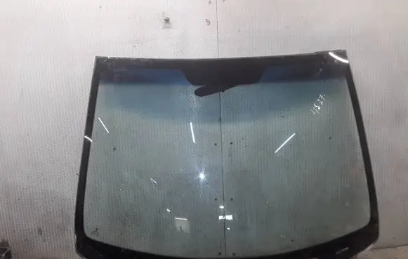 Hyundai i10 Front windscreen/windshield window