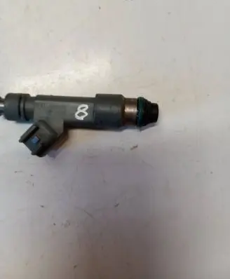 Volvo XC90 Fuel injector 8653608