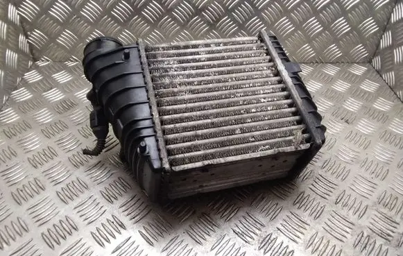 Skoda Octavia Mk1 (1U) Intercooler radiator 1J0145803F