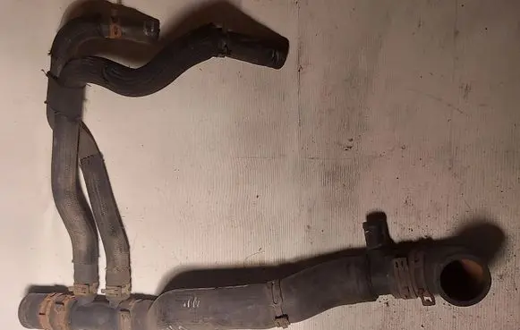 Opel Vivaro Engine coolant pipe/hose 922434