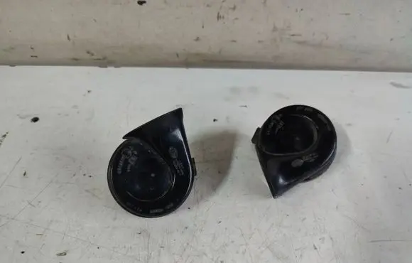 Volkswagen PASSAT B6 Horn signal
