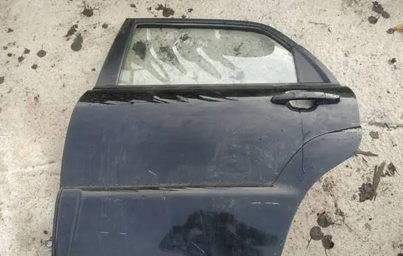 KIA Sportage Rear door juodos