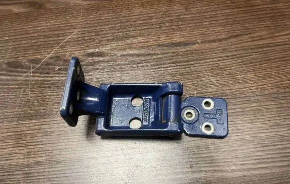 Volkswagen Crafter Loading door lower hinge A9067400737