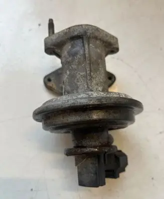 Ford Mondeo Mk III EGR valve 72814604