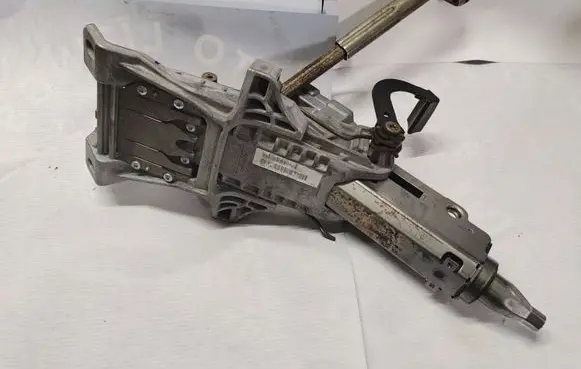 Volvo V50 Steering wheel axle 511361