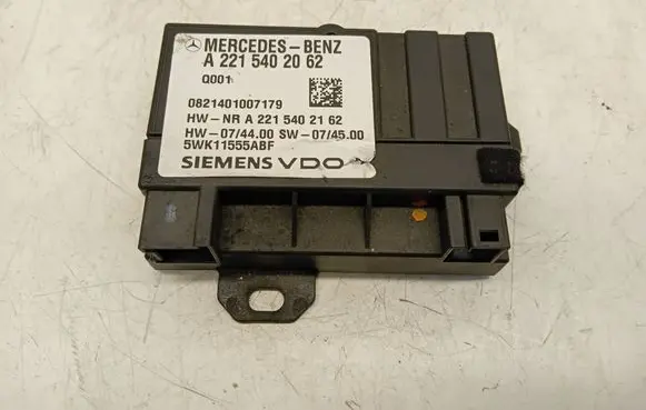Mercedes-Benz C W204 Fuel injection pump control unit/module A2215402062 0821401007179 5WK11555ABF