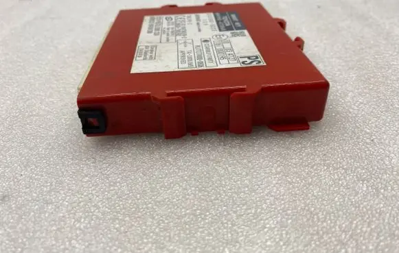 Toyota Prius (XW30) Keyless (KESSY) go control unit/module 8999047060