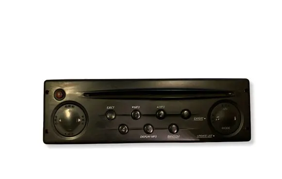 Renault Trafic II (X83) Radio/CD/DVD/GPS head unit 8200585305