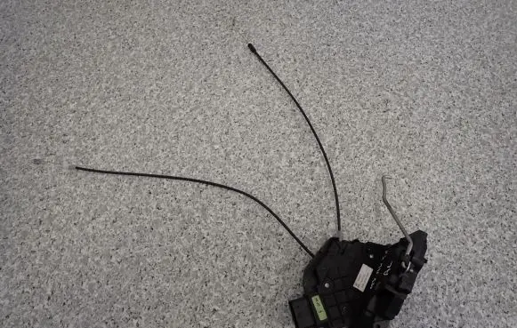 Mazda 3 I Tailgate/trunk/boot lock/catch/latch