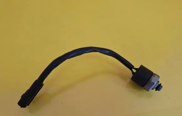 KIA Retona Air conditioning (A/C) pressure sensor 