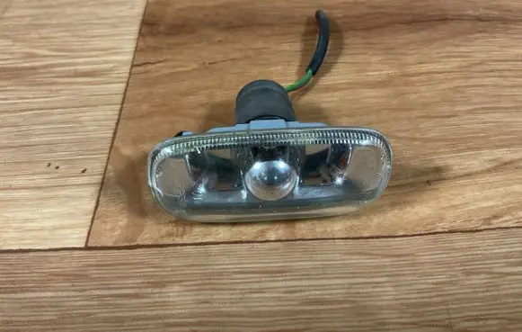 Audi A6 S6 C6 4F Front fender indicator light 8E0949127