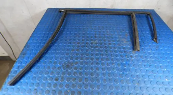 Volvo V60 Rubber seal rear door window/glass CARTUSZCZELKAVOLVO